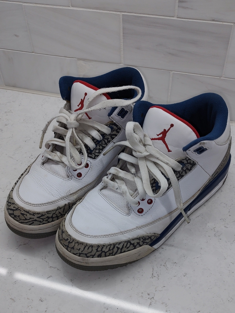 Nike Air Jordan Retro Style 854261-106 White/Blue/Red Size 6.5Y